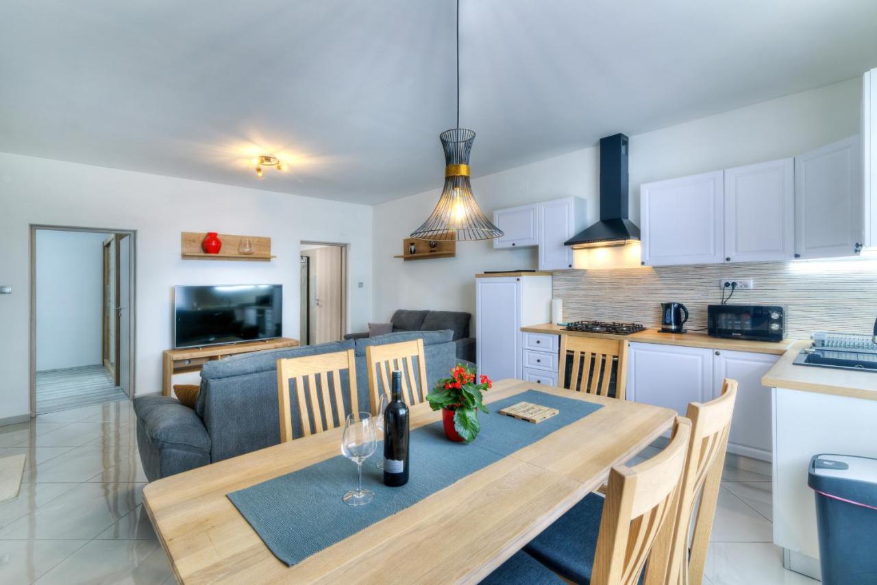 Apartment Luka Senj  Eksteriør billede