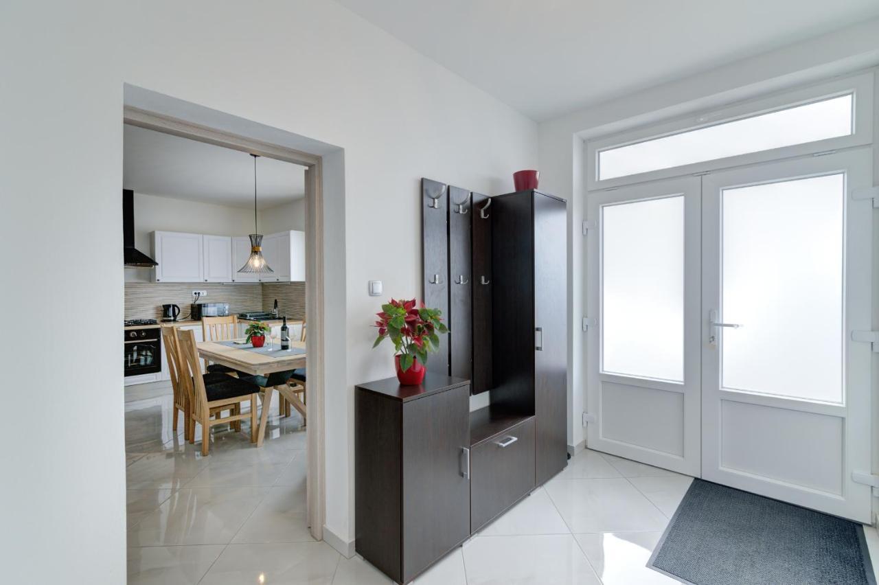 Apartment Luka Senj  Eksteriør billede